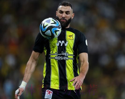 西媒:本泽马考虑赛季后退役 同意回皇马担任大使 西媒:本泽马考虑赛季后退役 同意回皇马担任大使